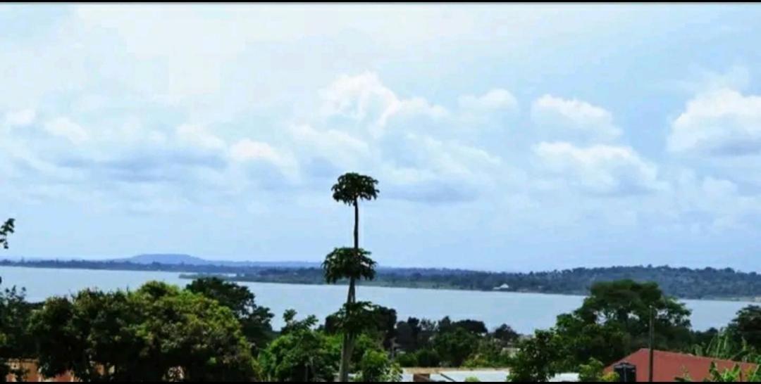 Migingo Suites Entebbe Exterior foto