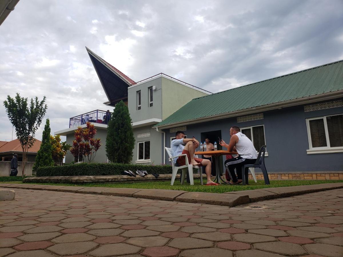 Migingo Suites Entebbe Exterior foto