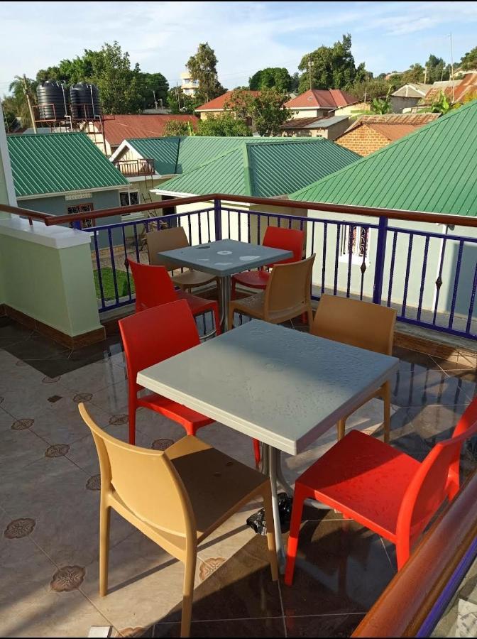 Migingo Suites Entebbe Exterior foto